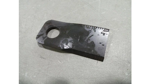 Knife CW, 14 Degree, Serrated — fits 14 New Holland models — 48054138