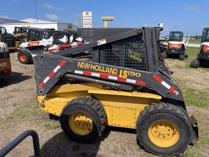 New Holland Construction New Holland LS190