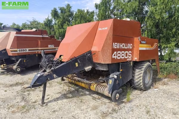 New Holland 4880