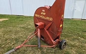New Holland 28