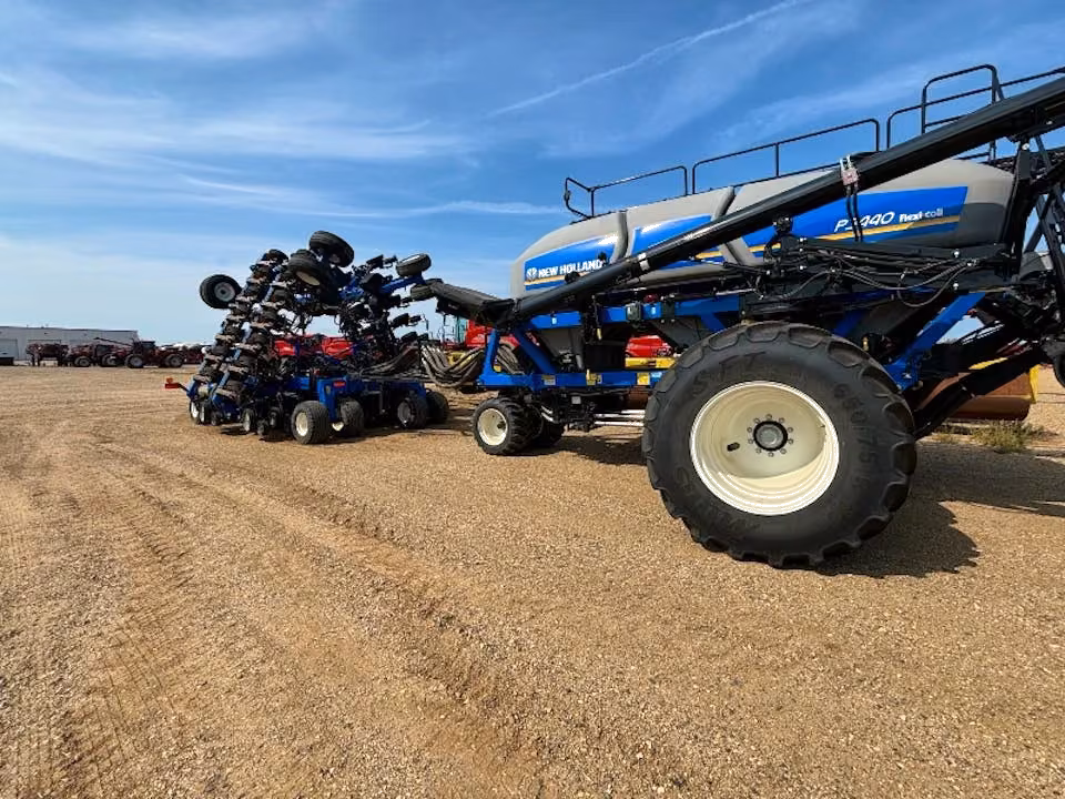 New Holland P2082