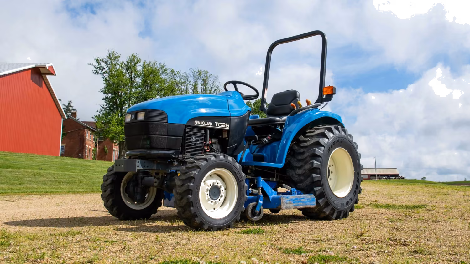 New Holland TC25D