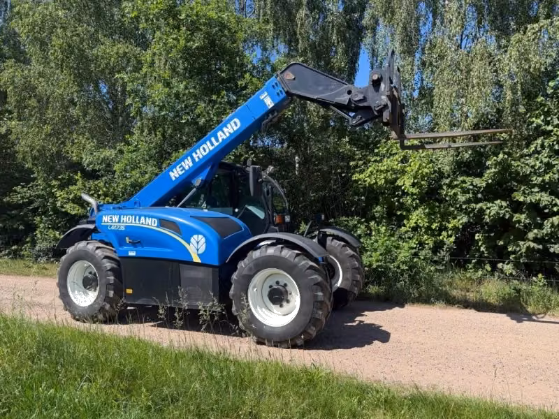 New Holland LM735
