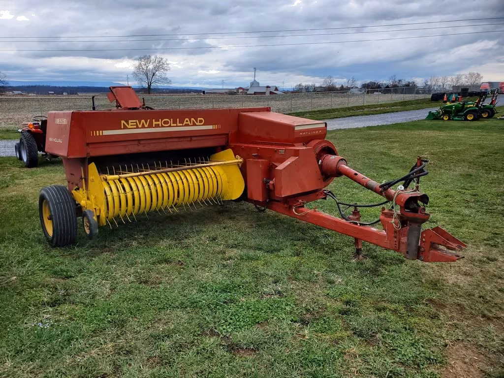 New Holland 326