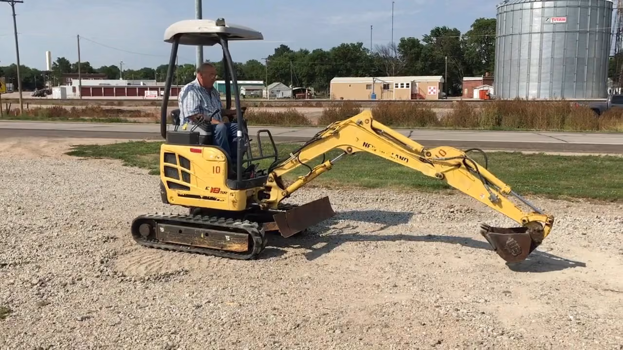 New Holland Construction New Holland E18SR