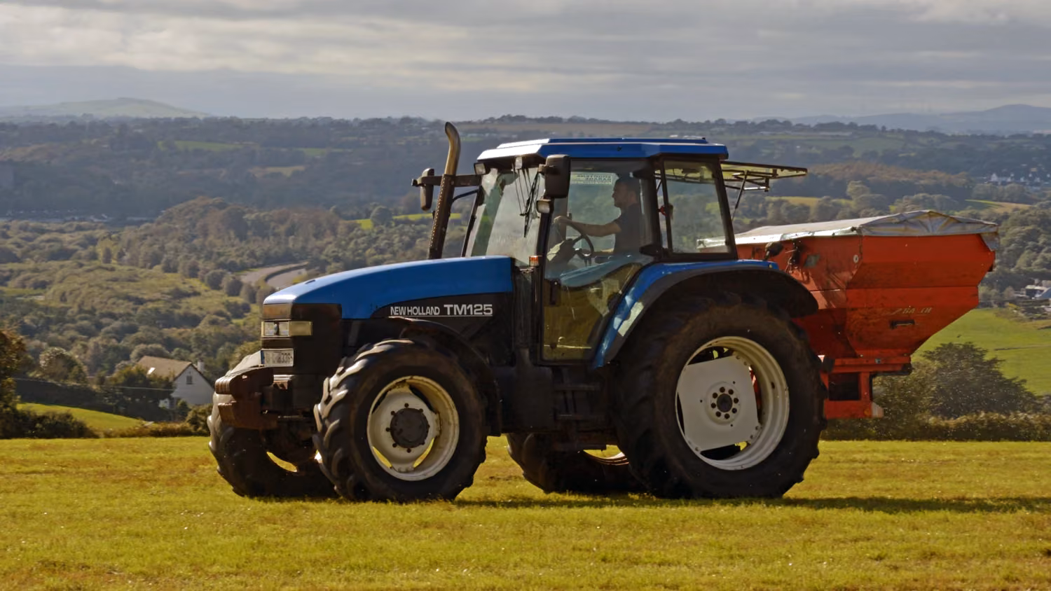 New Holland TM125