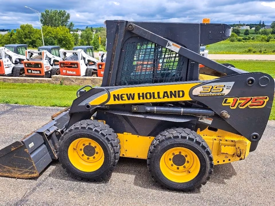 New Holland Construction New Holland L175