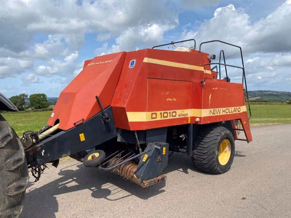 New Holland D1010