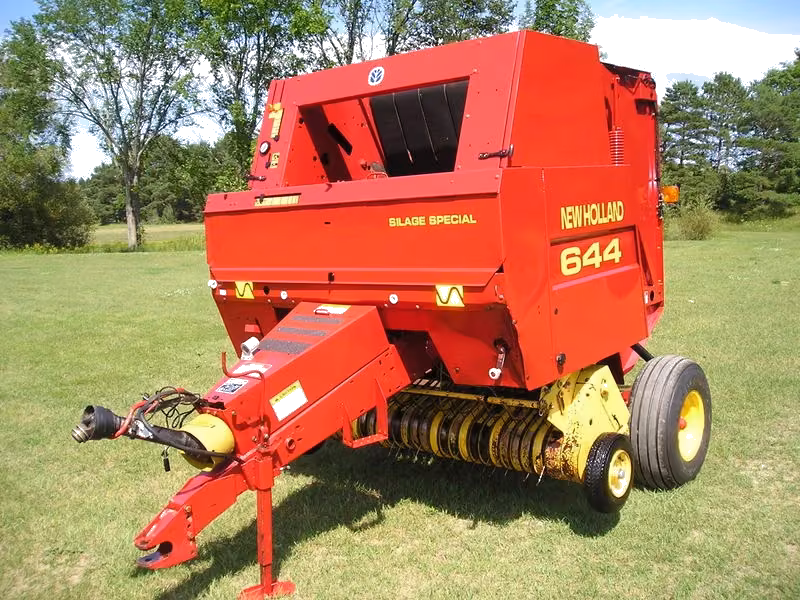 New Holland 644