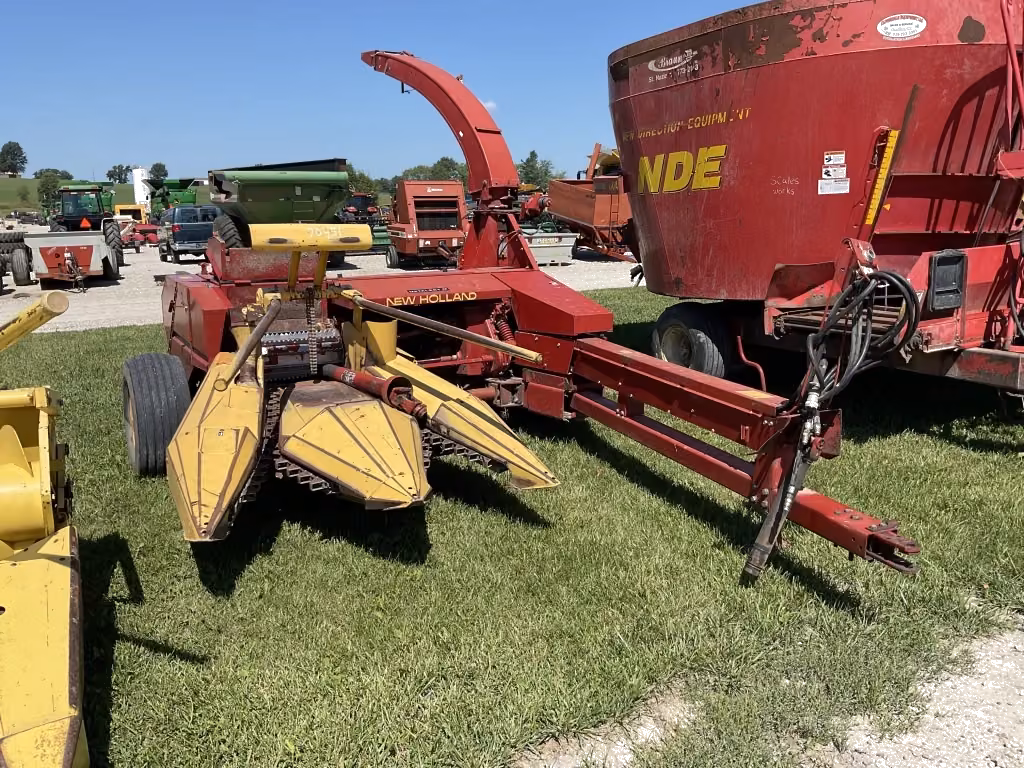 New Holland 900