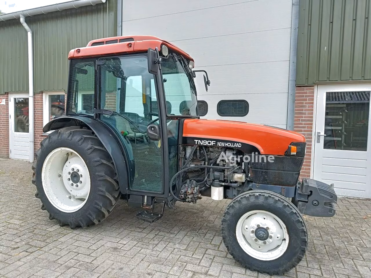 New Holland TN90F
