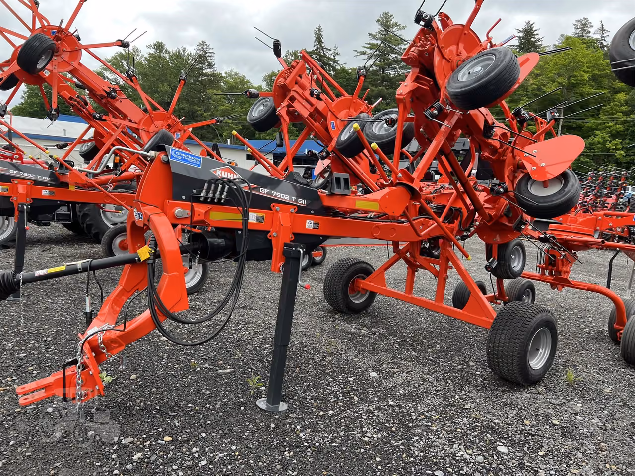 2025 Kuhn GF7902TG Tedder