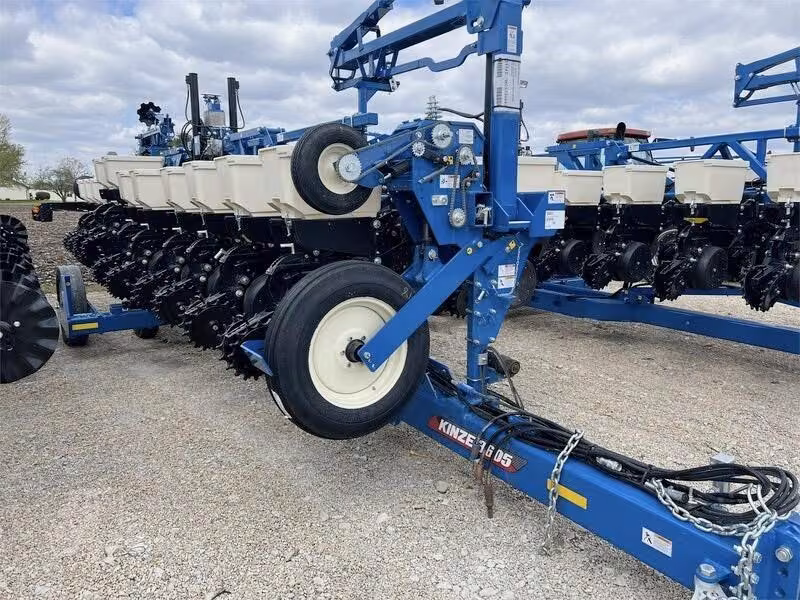 2024 Kinze 3605 Planter