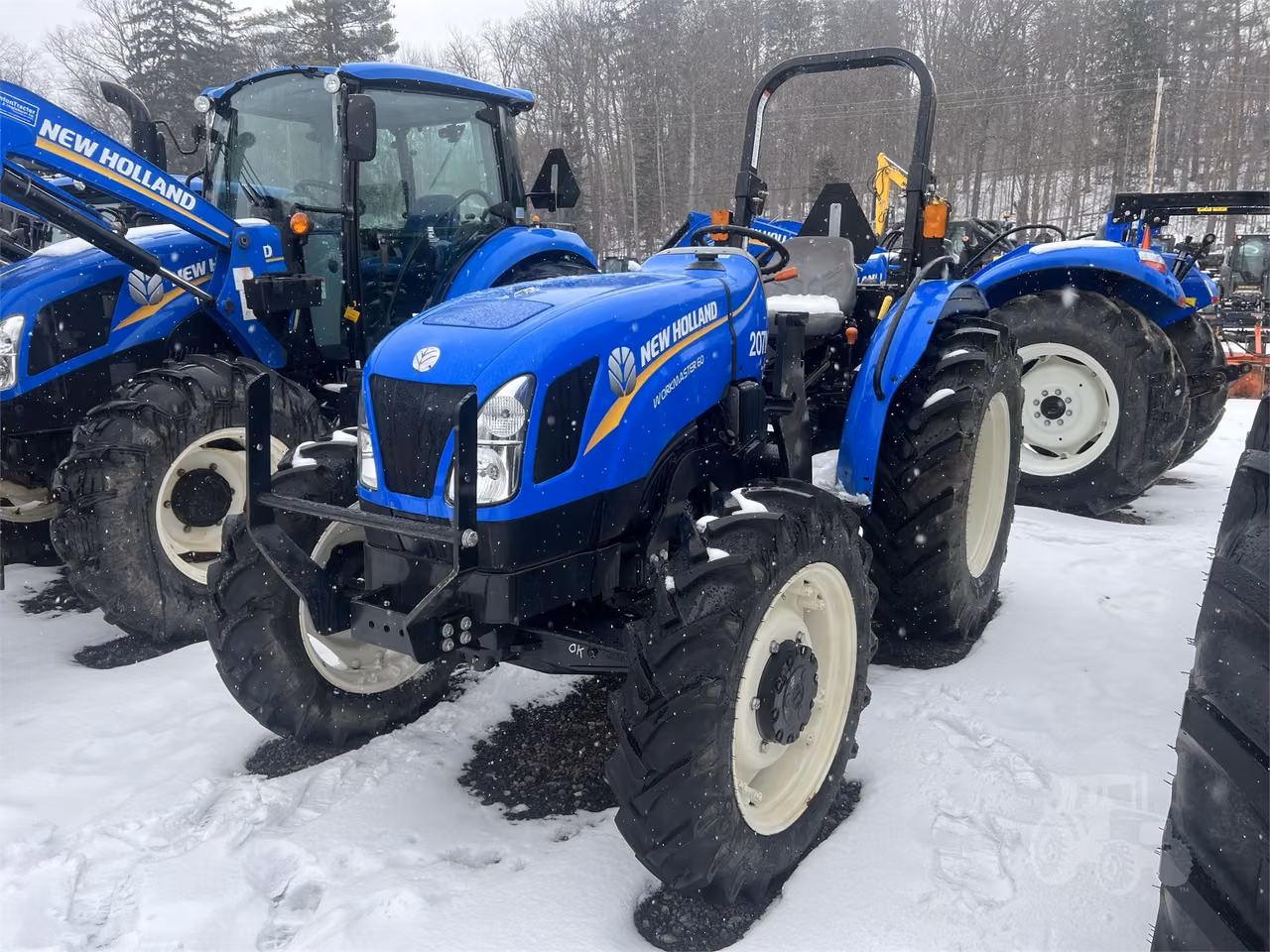 New Holland WORKMASTER 60 40 to 99 HP Tractor