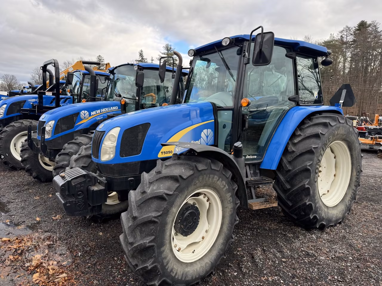 New Holland T5050 40 to 99 HP Tractor