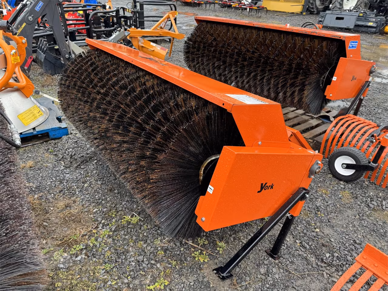 2023 York SSAB6 Broom
