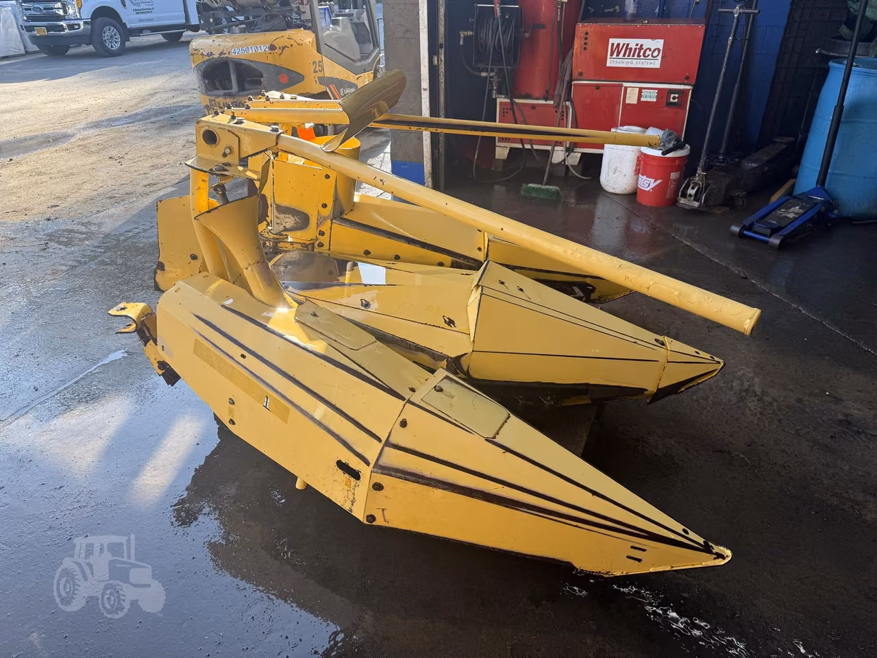 New Holland 824 Forage Header