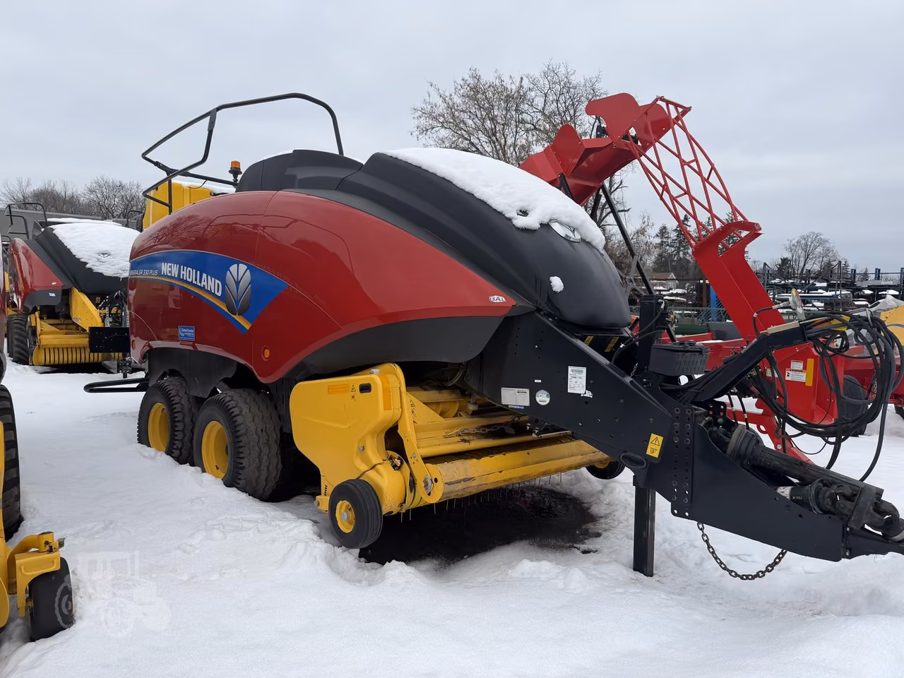 New Holland BB330S PLUS Square Baler