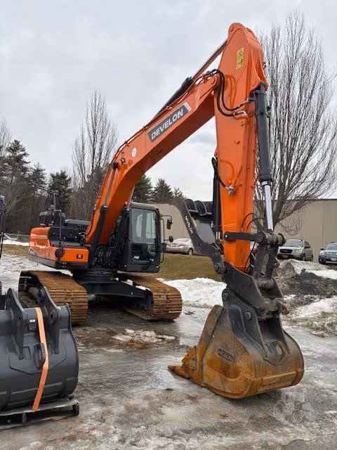 2025 Develon DX225 LC-7 Excavator