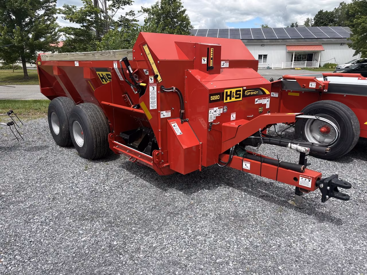 2025 H & S 5220 Manure Spreader