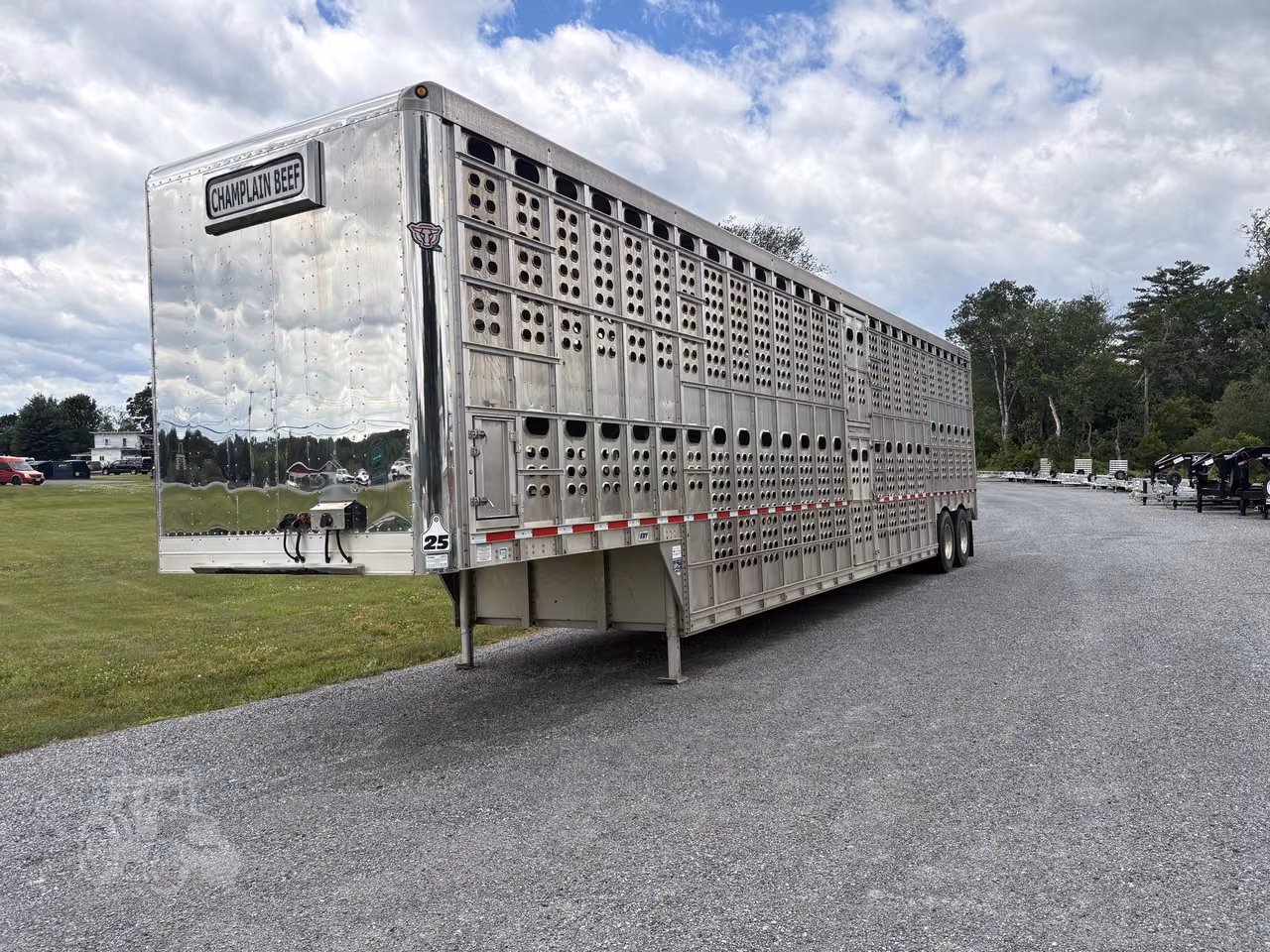 2022 Eby BULL RIDE Livestock Trailer