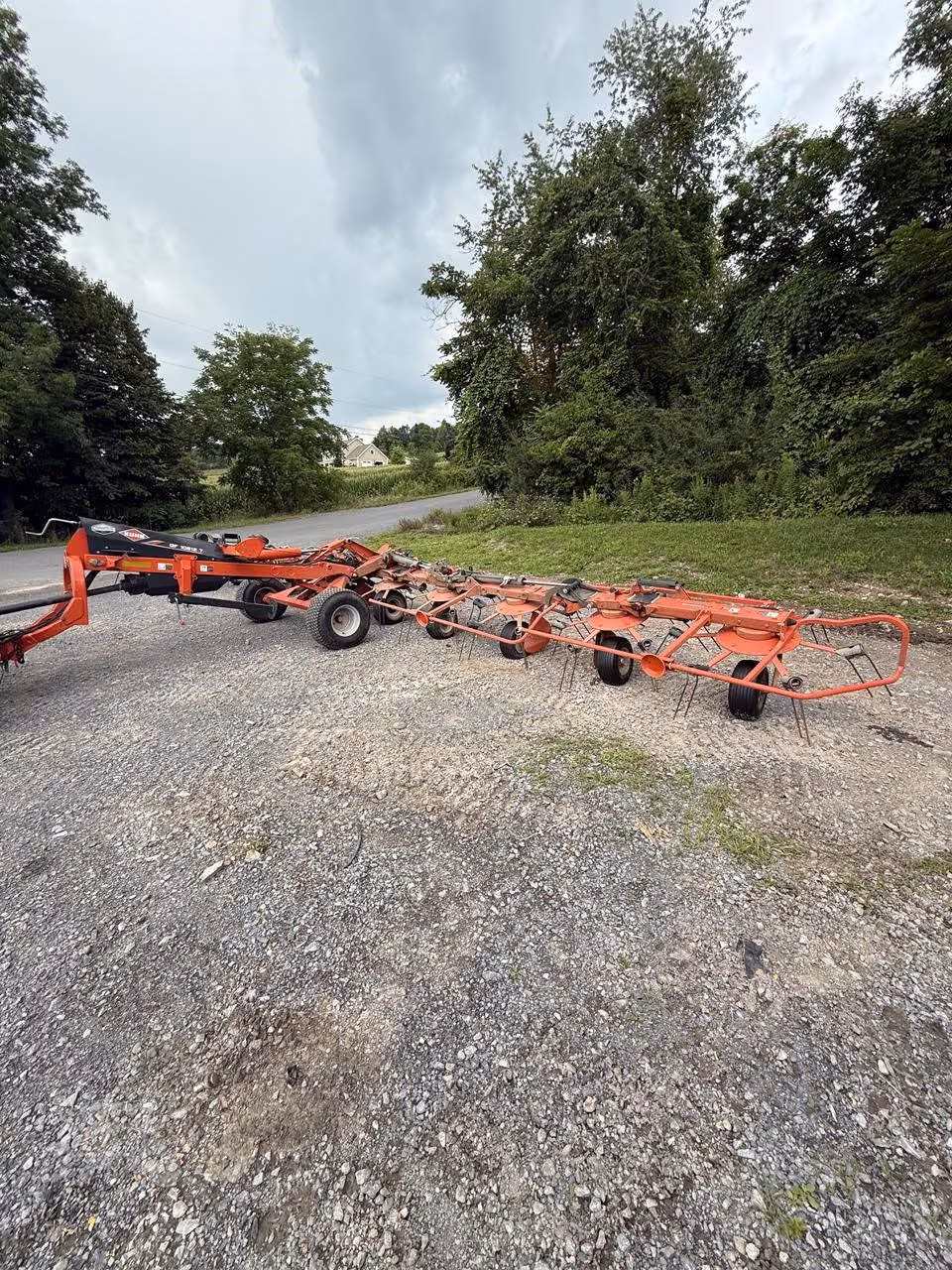 2023 Kuhn GF10812T Tedder