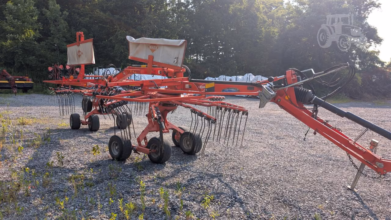2021 Kuhn GA6632 Hay Rake