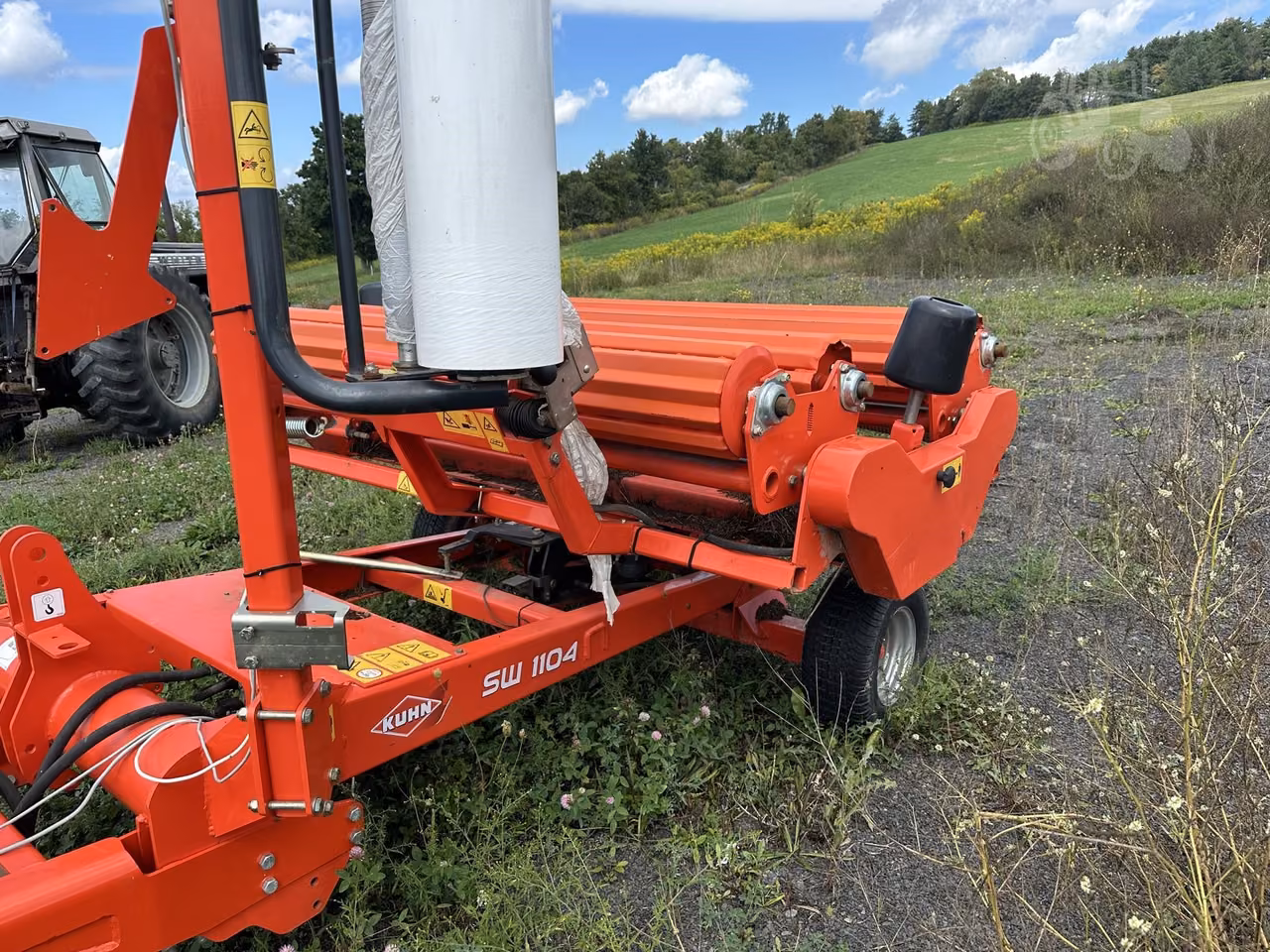 Kuhn SW1104 Bale Wrapper