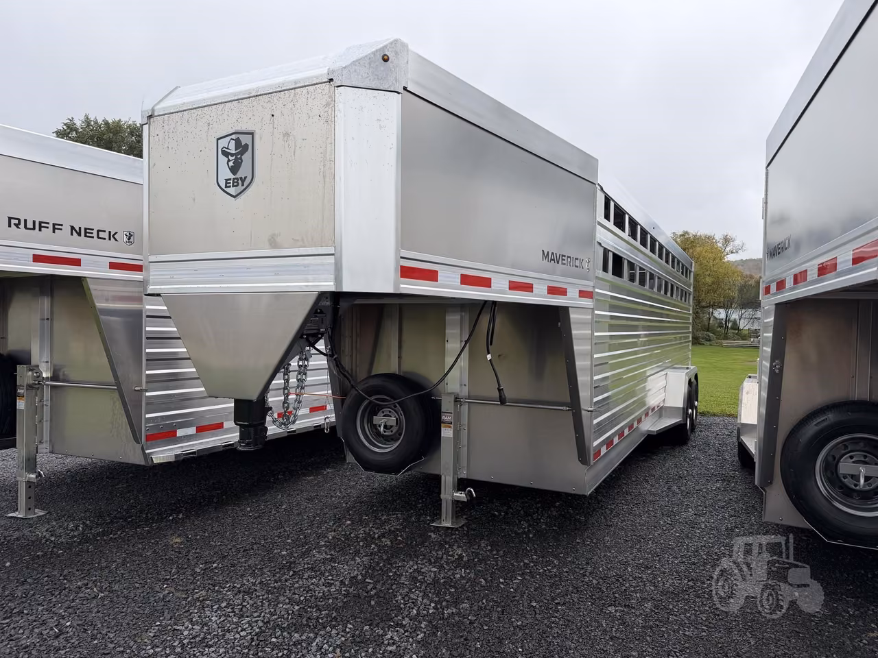 2027 Eby 8LVC008201 Livestock Trailer