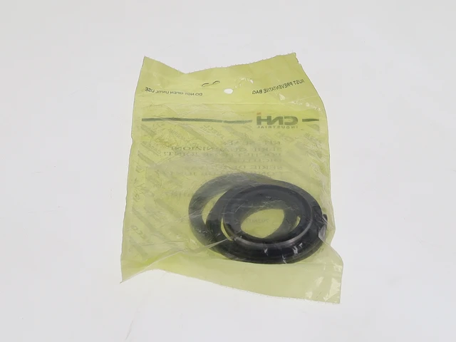 Seal Kit — fits 17 New Holland models — 792803